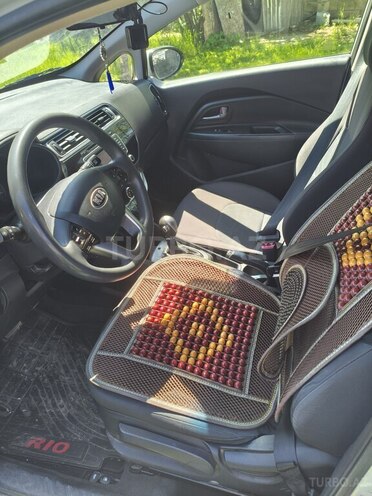 Kia Rio-4