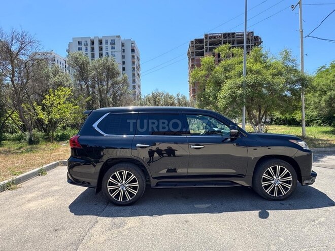Lexus LX 450d-3