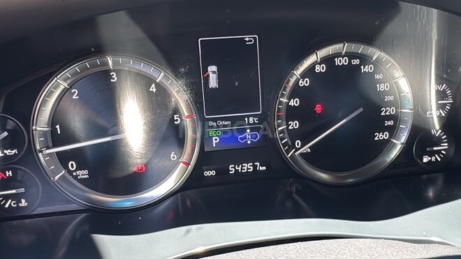 Lexus LX 450d-10