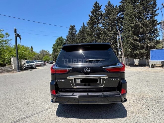 Lexus LX 450d-9