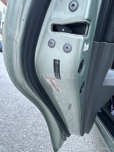 Toyota Prius-19