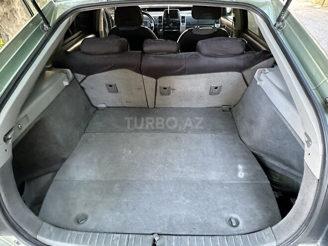 Toyota Prius-8