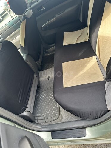 Toyota Prius-13