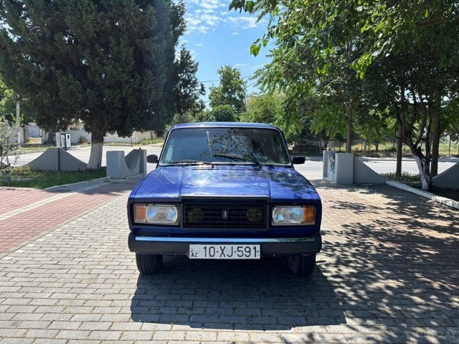 LADA (VAZ) 2107-1
