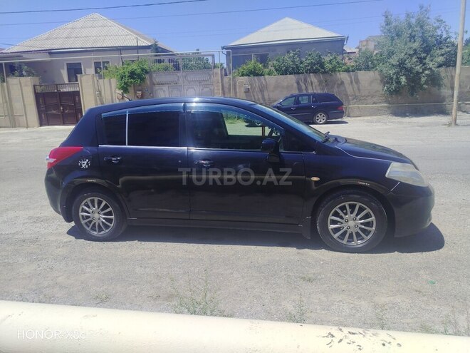 Nissan Tiida-4