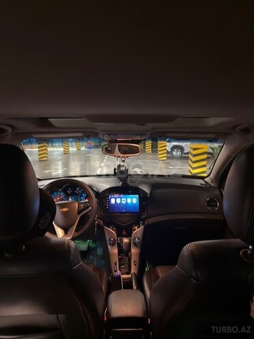 Chevrolet Cruze-12