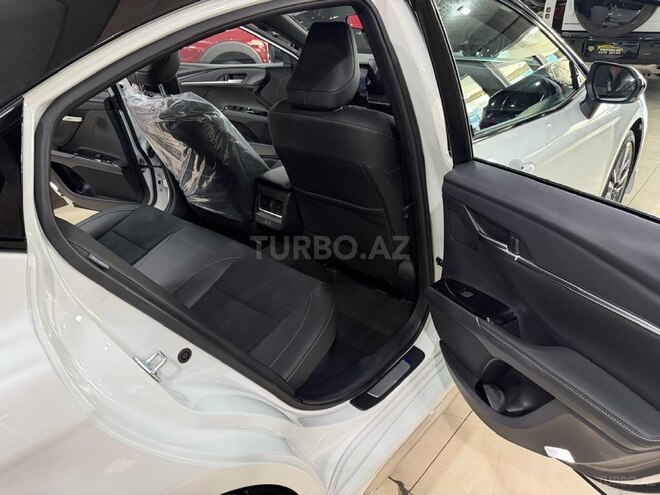 Toyota Camry-12