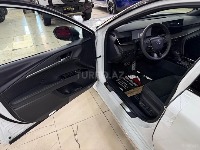 Toyota Camry-16