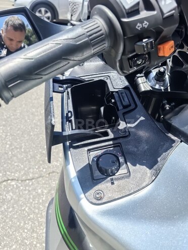 Kawasaki 1400 GTR-16