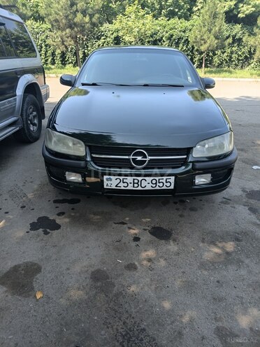 Opel Omega-1