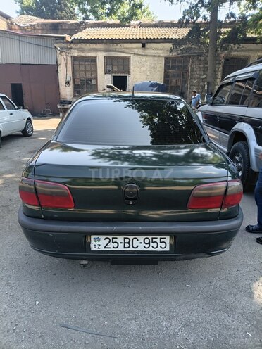 Opel Omega-2