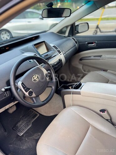 Toyota Prius-6