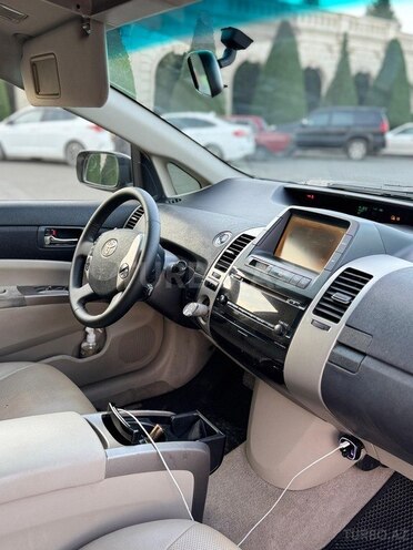 Toyota Prius-5