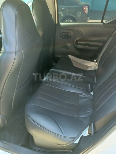 Toyota Aqua-9