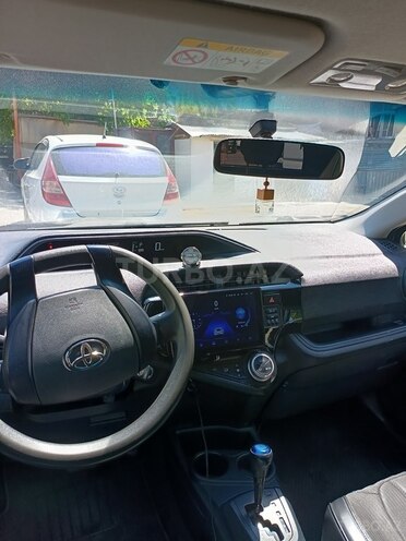 Toyota Aqua-7