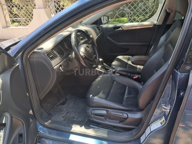 Volkswagen Jetta-6