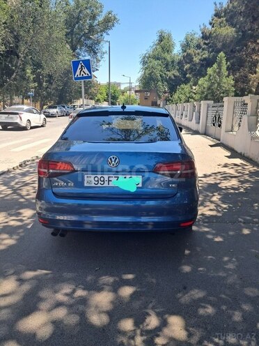 Volkswagen Jetta-2
