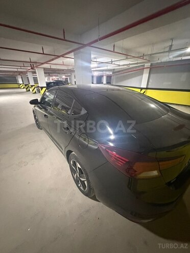 Hyundai Elantra-3