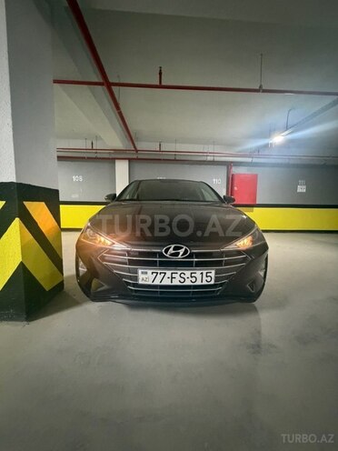 Hyundai Elantra-1