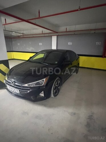 Hyundai Elantra-9