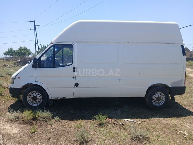 Ford Transit-3