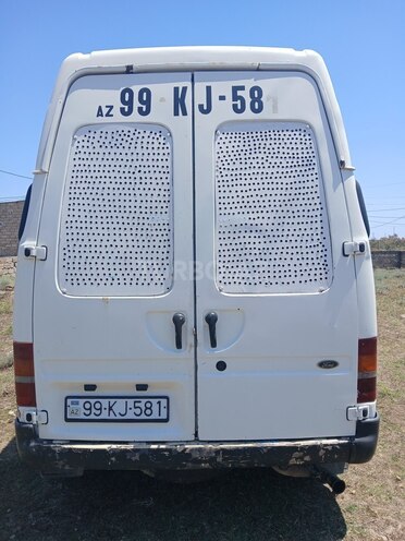 Ford Transit-4
