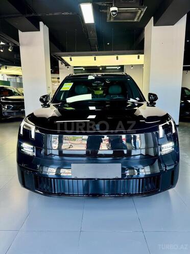Lynk & Co 900-1