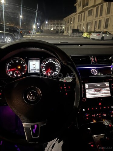 Volkswagen Passat CC-9
