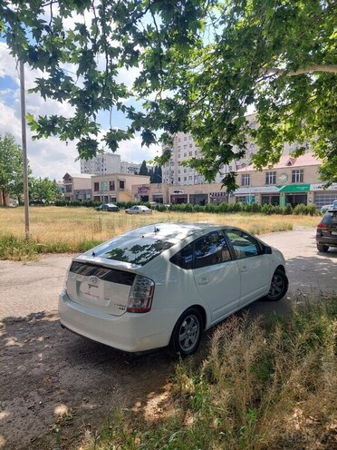 Toyota Prius-3