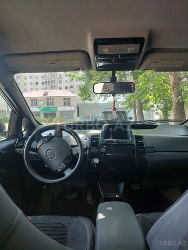 Toyota Prius-5