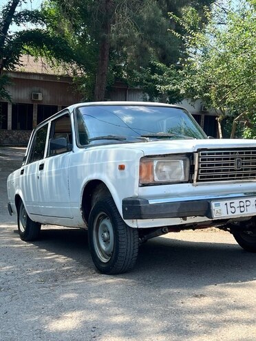 LADA (VAZ) 2107-2