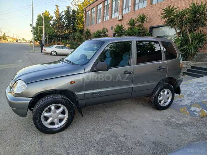 Chevrolet Niva-12
