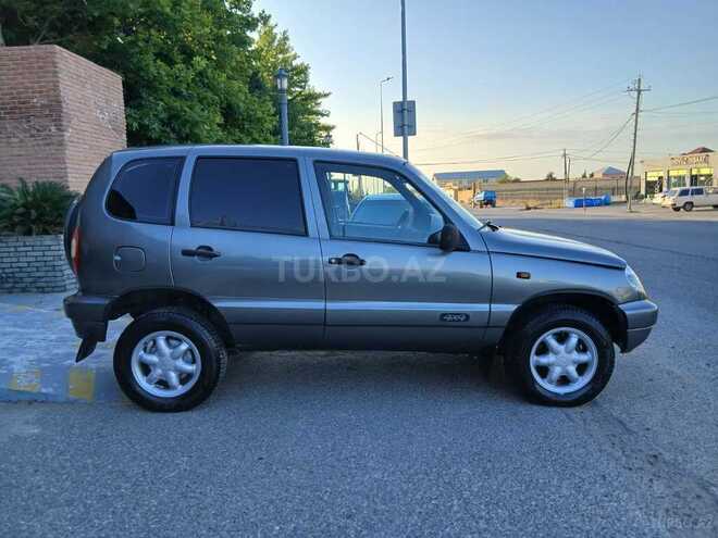 Chevrolet Niva-11