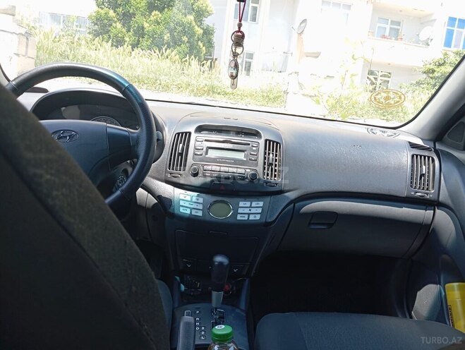 Hyundai Elantra-2