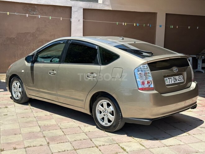Toyota Prius-4