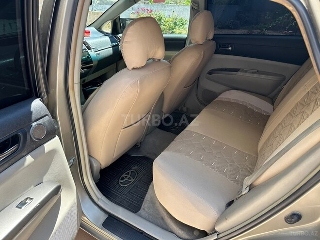 Toyota Prius-6