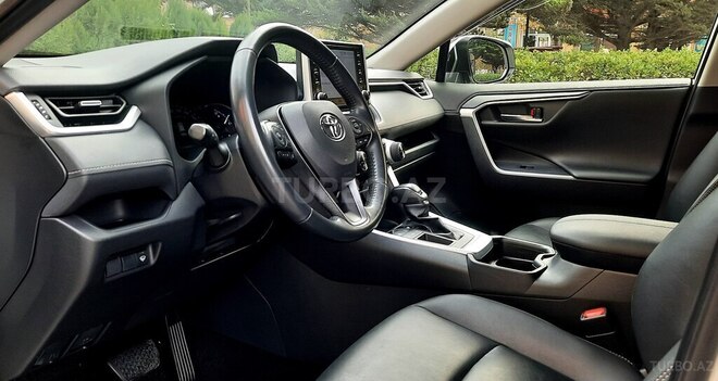 Toyota RAV4-8