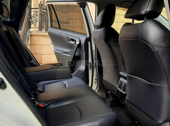 Toyota RAV4-7