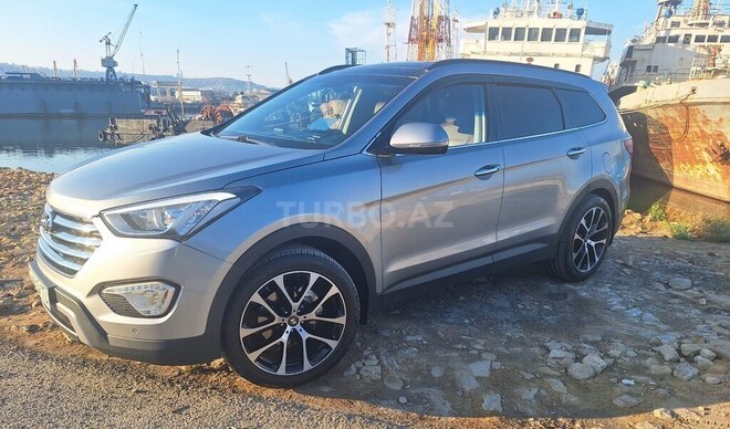 Hyundai Grand Santa Fe-3