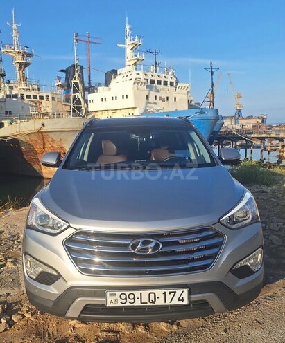 Hyundai Grand Santa Fe-4