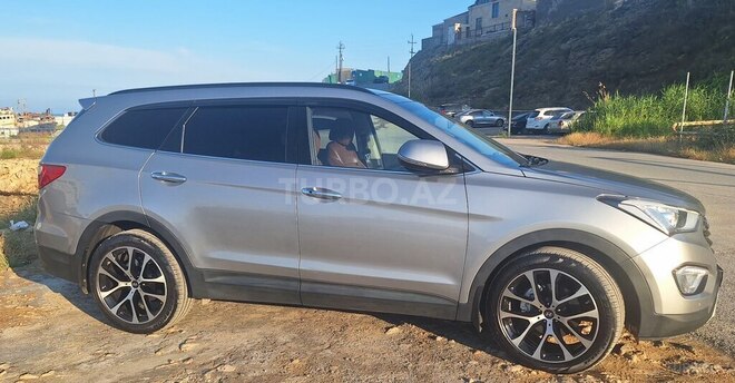 Hyundai Grand Santa Fe-7
