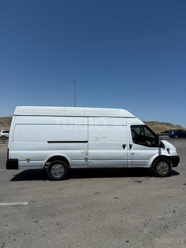 Ford Transit-2