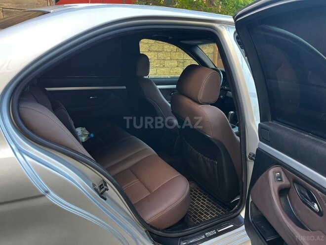 BMW 525-12