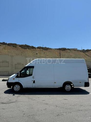 Ford Transit-3