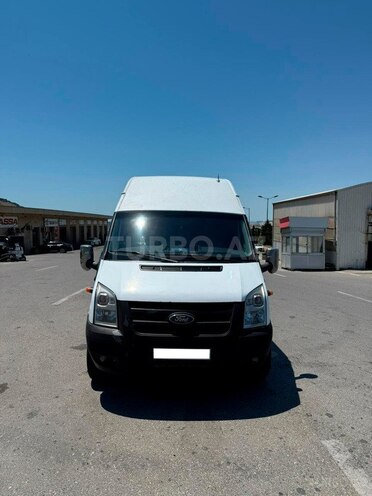 Ford Transit-7