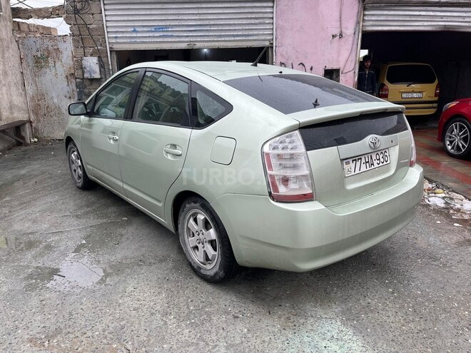 Toyota Prius-3