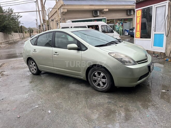 Toyota Prius-5
