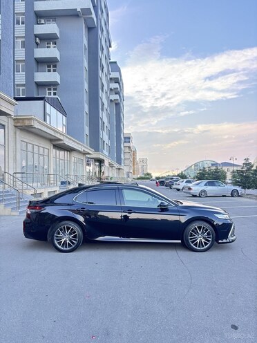 Toyota Camry-13