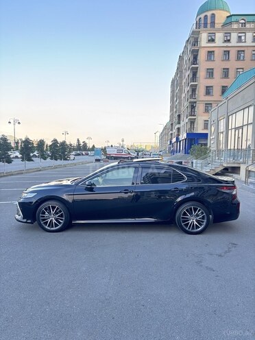Toyota Camry-12
