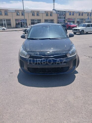 Kia Rio-1